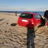 Şofer amendat la Constanța cu 10.000 de lei după ce a rămas blocat în nisip cu mașina